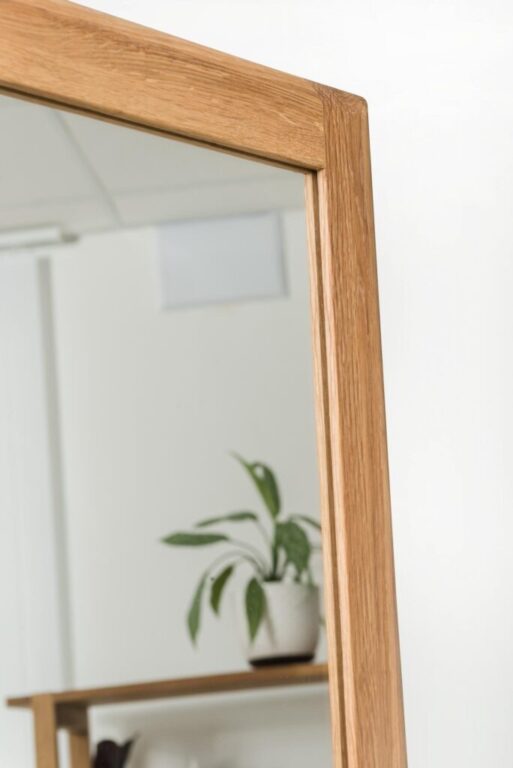 Зеркало напольное Сканди из массива дуба